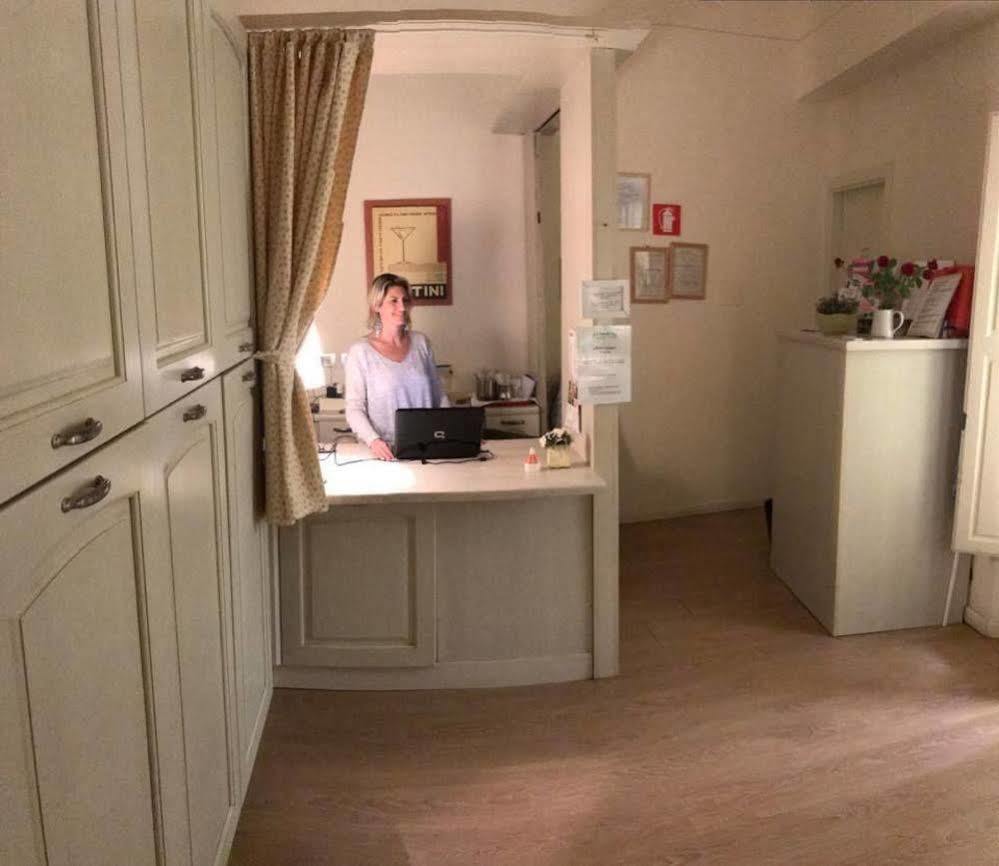 B&B ディ ピアッツァ デル ドゥオーモ フィレンツェ エクステリア 写真